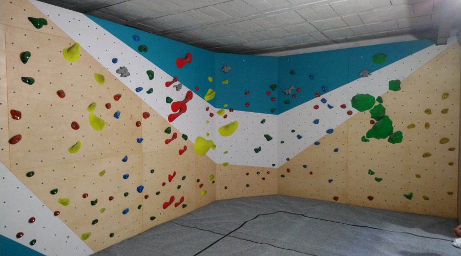 Mur d'escalade pour les enfants